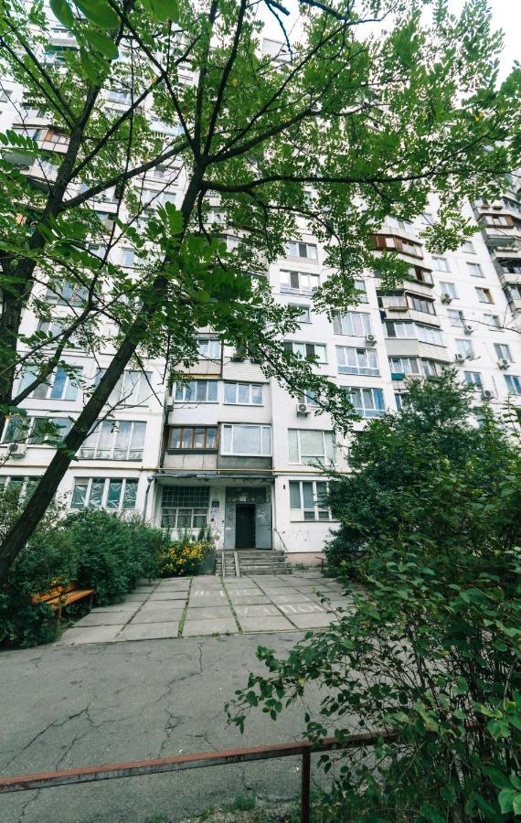 Apartments On Henerala Zhmachenka Київ Номер фото